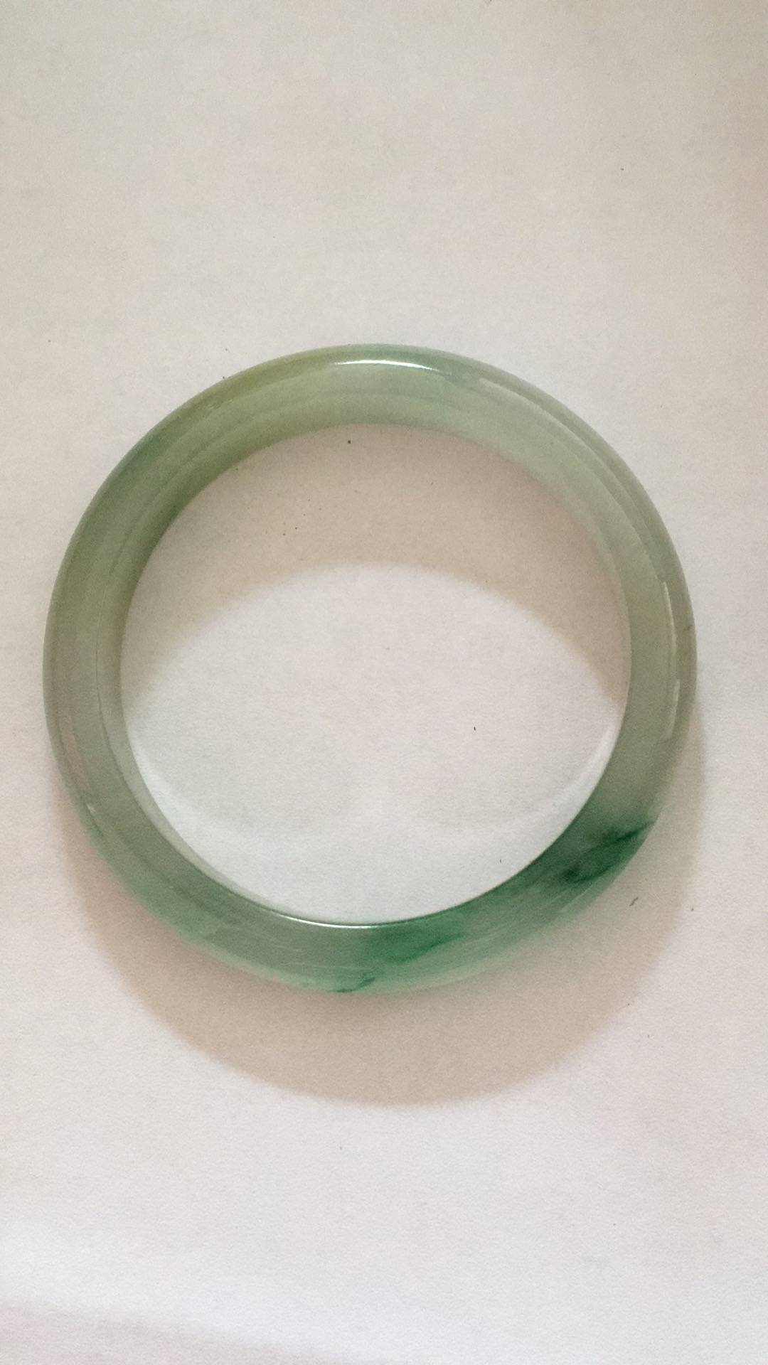 缅甸翡翠A货冰种飘绿手镯 53mm 32.1克