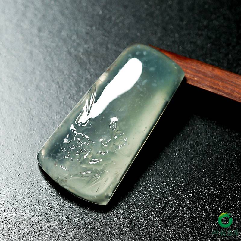 缅甸天然A货翡翠冰种挂件 梅开五福 11克