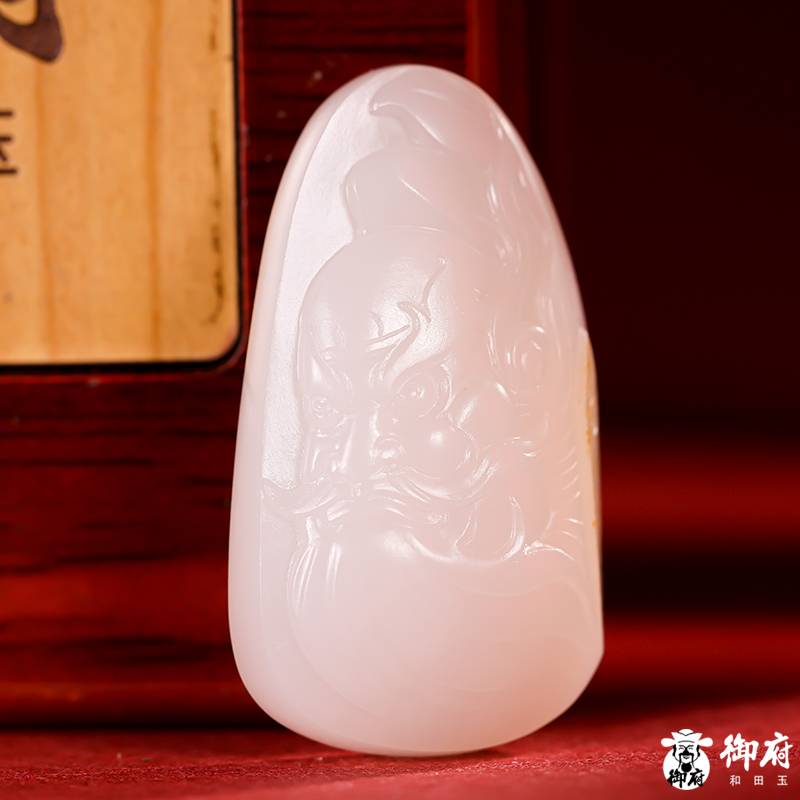 新疆和田玉洒金皮白玉籽料挂件 关公 13克 图片5
