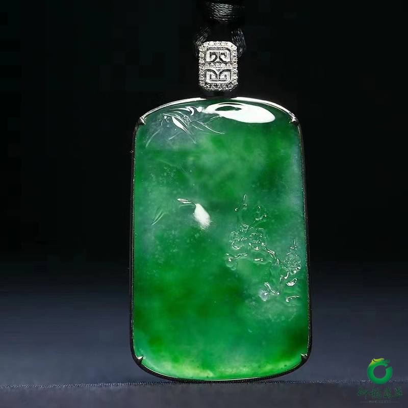 缅甸翡翠A货冰种满阳绿 玉牌 松鹤同春 30.2克 图片5