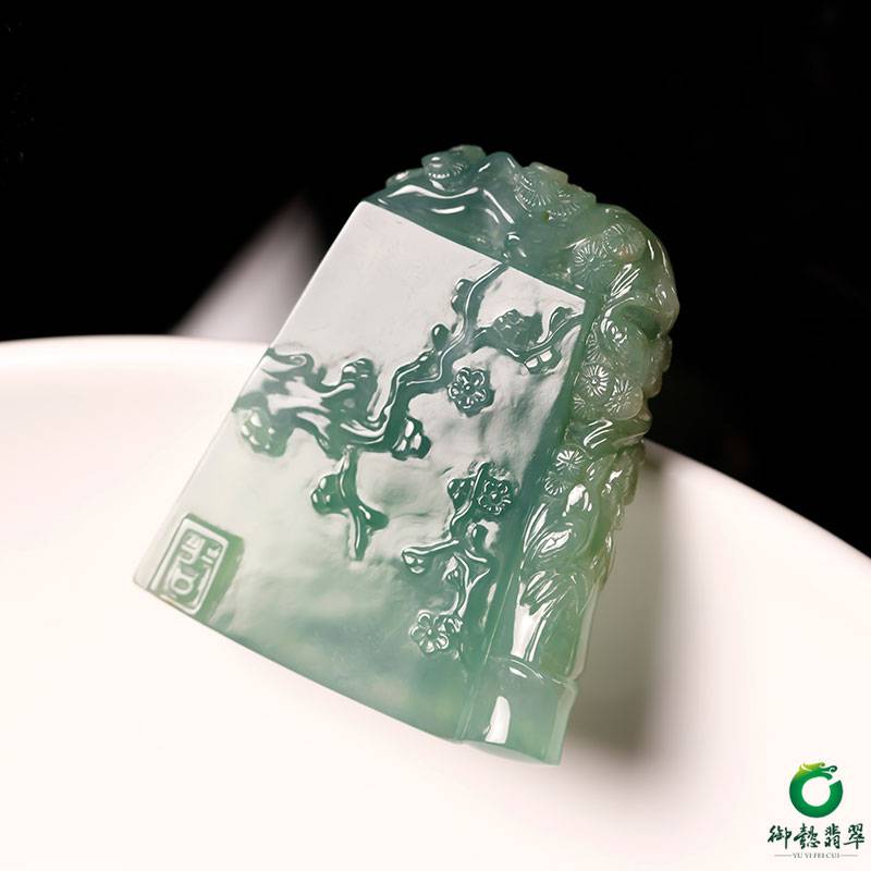缅甸天然A货晴水绿翡翠 岁寒三友 16.6克 图片7