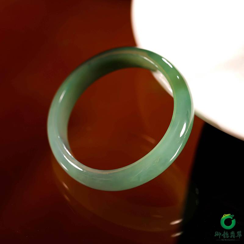 缅甸天然A货翡翠冰种蓝水 贵妃手镯 57mm 35.6克 图片6