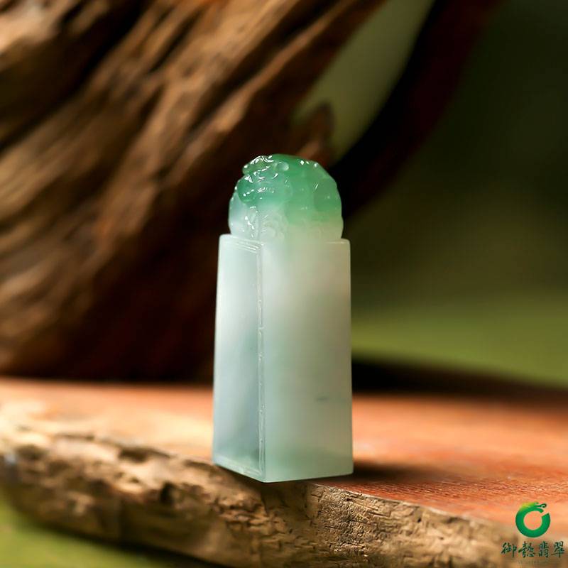 缅甸翡翠冰种飘蓝花吊坠 印章 20.3克 图片8
