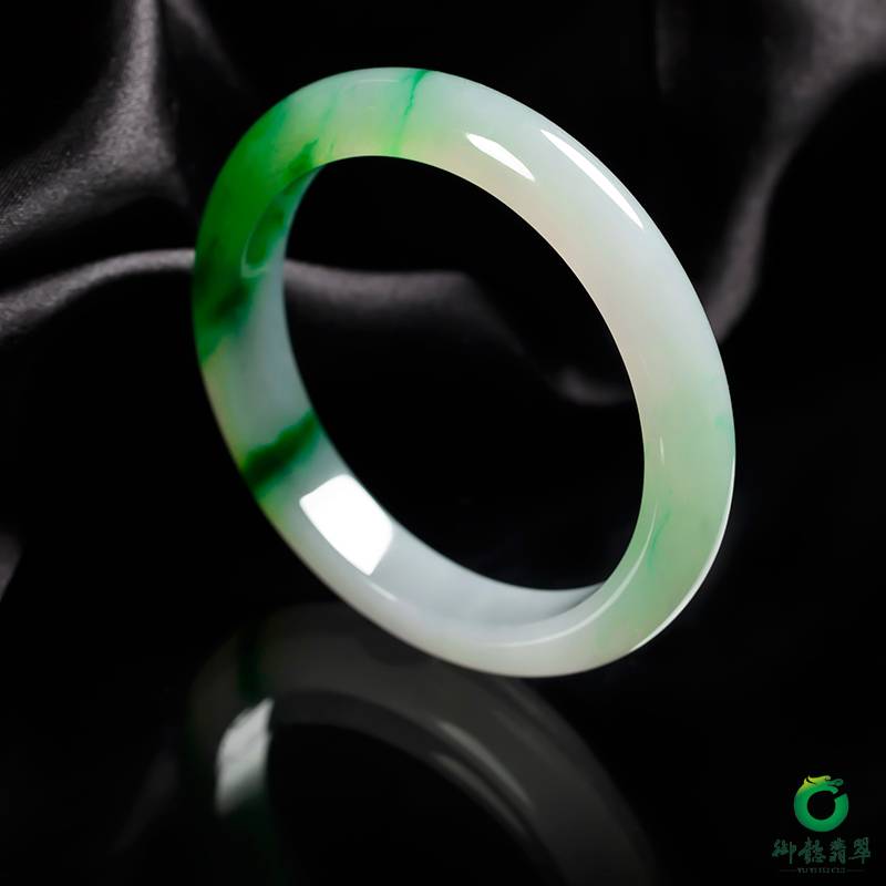 缅甸翡翠A货冰种飘绿手镯 54mm 43.4克 图片5