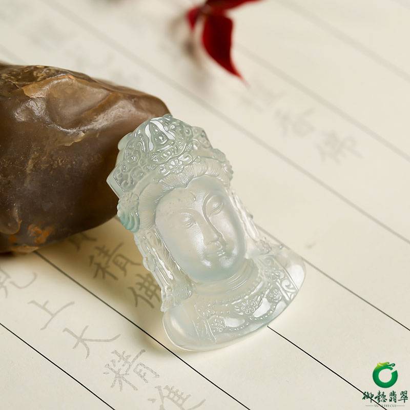 缅甸天然翡翠A货冰种飘绿 观音 11.7克 图片5
