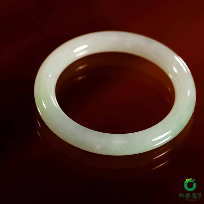 缅甸天然A货翡翠糯冰种飘绿 圆条手镯 57mm 53.5克 图片2