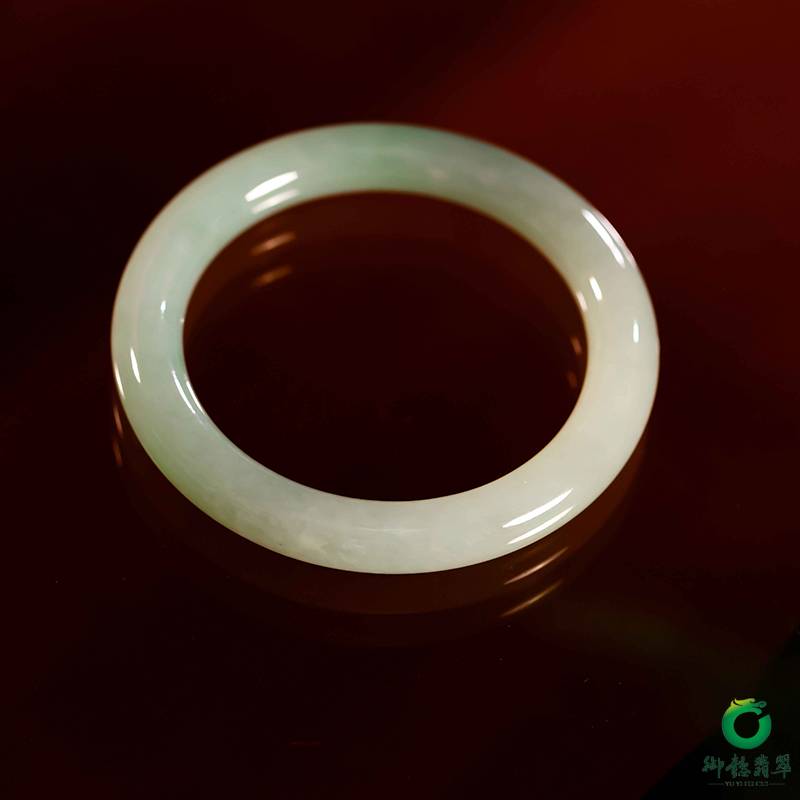 缅甸天然A货翡翠糯冰种飘绿 圆条手镯 57mm 53.5克 图片3