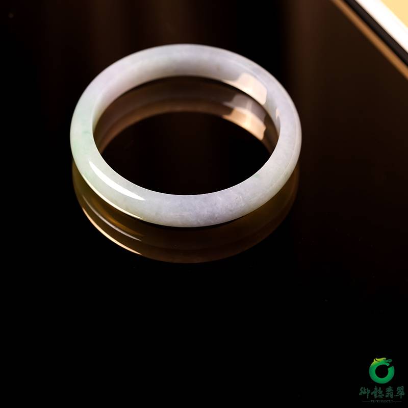 缅甸天然A货翡翠糯冰种春带彩手镯 内径57.5mm 40.3克 图片4