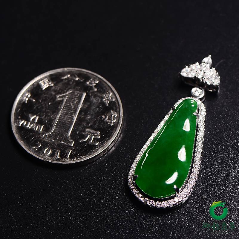 糯冰种深绿镶彩金钻石四季豆