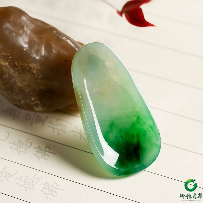 翡翠A货糯冰种飘绿 文殊玉牌 12.9克 图片4