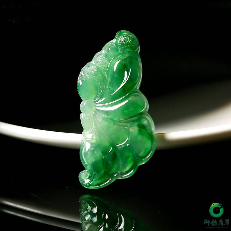 缅甸翡翠A货冰种飘绿挂坠 彩蝶飞飞 5.8克 图片3