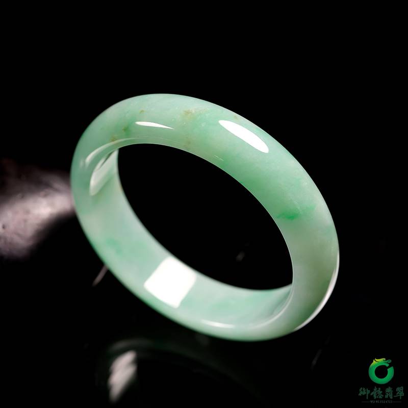 缅甸翡翠A货糯种飘绿 平安镯 内径57.5mm 70.8克 图片3