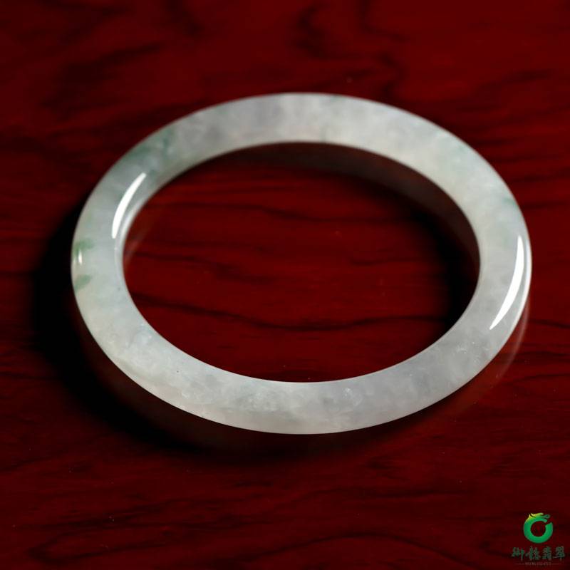 缅甸翡翠A货冰种飘绿手镯 30克 内径55.5mm 图片7