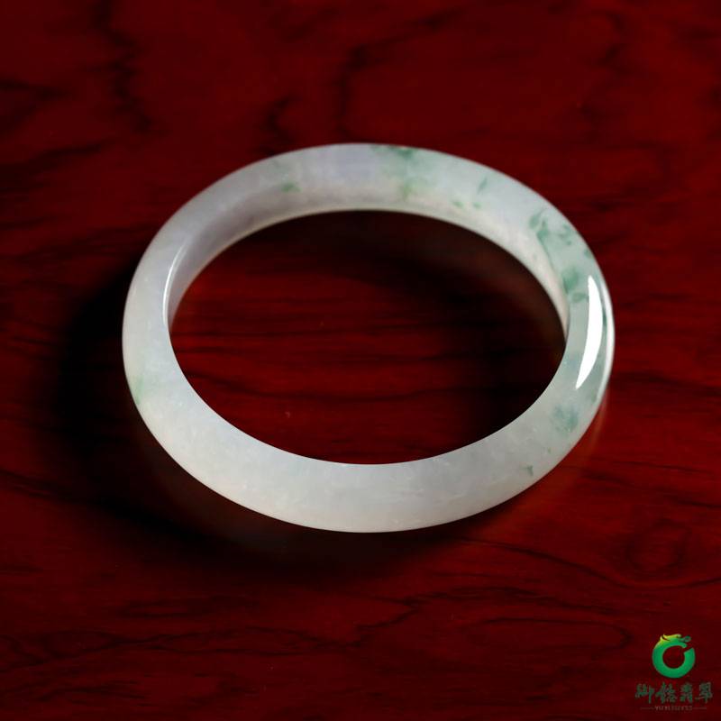 缅甸翡翠A货冰种飘花 贵妃镯 内径54mm 37.1克 图片5